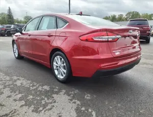 Ford Fusion 2020 en parfait état - Product Image 1