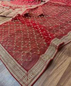 Georgette atractivo con Secuencia de bordado interior de seda satinada con trabajo de piedra lehenga choli con ropa nupcial dupatta para mujer ApparelGarment - Product Image 2