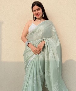 Pour boutique boutique saree offrant polyvalence et style saree à bas prix offrant un prix abordable sans compromettre la qualité. - Product Image 1