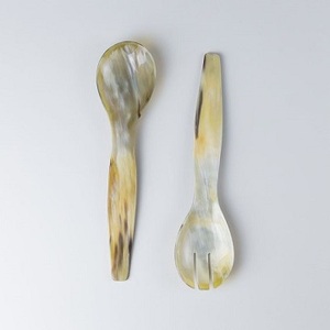 Ensemble de serveur de salade en corne véritable de haute qualité dernier ensemble de cuillère et fourchette de service de salade en corne avec poignée décorative en corne ensemble de service de nourriture - Product Image 1