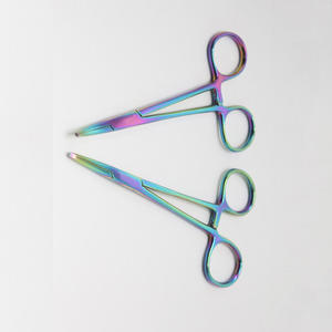 Pinzas Hemostáticas Reutilizables de Acero Inoxidable Alemán, Acabado Plateado Espejo, Certificación ISO 9001, Uso Quirúrgico Hospitalario - Product Image 3