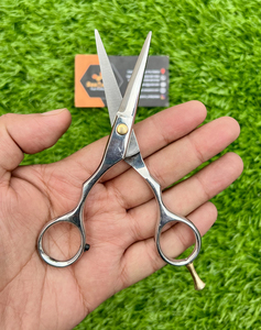 Ciseaux de coupe de cheveux droits en acier inoxydable de 6 pouces acceptables par OEM avec pointe de lame tranchante pour barbier - Product Image 5