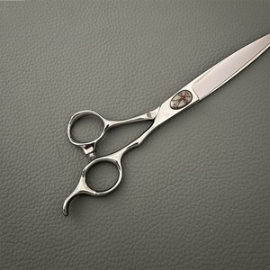 Vente en gros Salon de coiffure professionnel Japon j2 Salon de coiffure 7 pouces 6cr Ciseaux de coupe de cheveux Ciseaux de coiffeur plats - Product Image 2