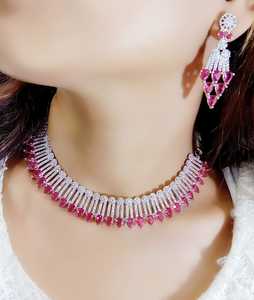 Conjunto de colgante brillante de diamante americano con los mismos pendientes a juego y cadena colgante para todas las funciones y fiestas - Product Image 2