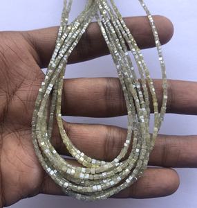 ลูกปัดเพชรทรงลูกบาศก์เหลี่ยมเพชรพลอยสีเหลืองอ่อนธรรมชาติขนาด 2 มม. 3 มม. 4 มม. จาก Jewel Creation พร้อมใบรับรอง IGI ขายส่งเครื่องประดับหรูหราคุณภาพสูง - Product Image 1