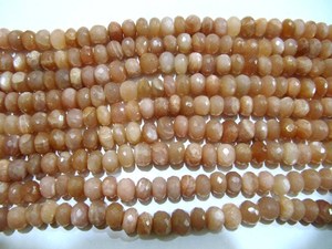 Cuentas facetadas Rondelle de piedra lunar de melocotón natural 8-9mm Strand 8 pulgadas de largo - Product Image 2