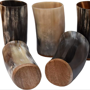 Vasos de Cuerno de Búfalo Personalizados, Cuerno Natural con Resina y Base de Madera, Estilo Vikingo - Product Image 3