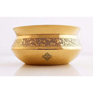 Vajilla de Latón de Diseño Artesanal con Patrón Vegetal Tradicional en Relieve - Product Image 4