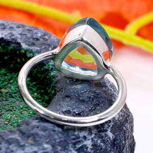 Anillo de Plata de Ley 925 romántico al por mayor, piedra preciosa en forma de trillón, corte liso, platino, chapado en rodio, joyería fina, ajuste de incrustaciones de rodio - Product Image 1