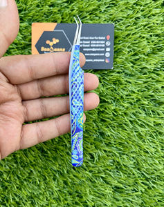 Pinzas de extensión de pestañas de acero inoxidable con estampado de mármol personalizado, totalmente cerradas, agarre fuerte, Punta puntiaguda de acero sostenible privada - Product Image 6