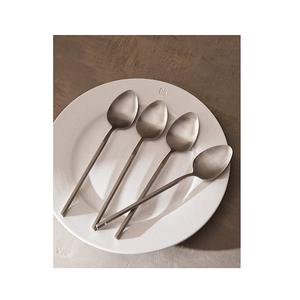 Cubiertos plateados de acero inoxidable para uso diario, conjunto de cubertería tradicional de titanio y plata con mango, seguro y saludable, gran oferta - Product Image 1