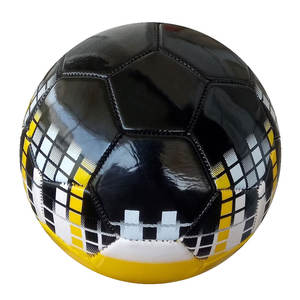 Ballon de Football en PVC fait à la main, prix raisonnable, vente/Service OEM personnalisé, dernière conception de ballon de Football en PVC - Product Image 1