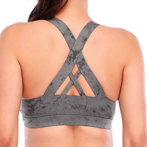Soutien-gorge de sport pour femmes fabriqué au Pakistan, meilleure qualité, personnalisé, en spandex respirant, grande taille, soutien moyen, bretelles croisées à l'avant - Product Image 6