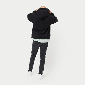 Pull oversize noir jais en 80 % coton et 20 % polyester, épaules tombantes, ourlet et poignets côtelés croisés, matière 100 % coton - Product Image 5