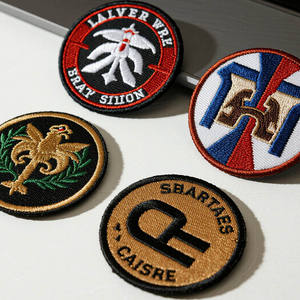 Parches Bordados Personalizados de Chenilla Tejida - Ecológicos, Cosidos, con Logotipo de Águila y Alfabeto para Artículos de Eventos - Product Image 1