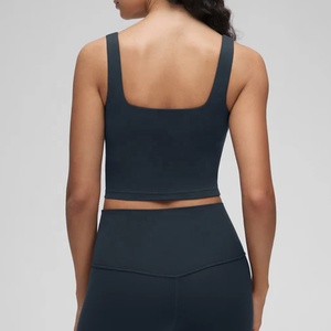 Ensemble de sport pour femme : Soutien-gorge court léger et respirant à col carré bleu foncé, sans coutures, et leggings taille haute pour le yoga et l'entraînement - Product Image 2