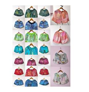 กางเกงยีนส์ผ้าเรยอนแฮนด์เมดอินเดียสำหรับทุกเพศ50ชิ้นกางเกงขาสั้นลำลองแนวโบฮีเมียนฮิปปี้มีกระเป๋าเย็บปะติดปะต่อกันสวมใส่สบายมากมี500ชิ้น - Product Image 1