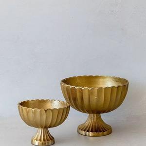 Bol à chocolat festif de luxe en métal avec couvercle et base Bol à dessert décoratif pour les mariages et les célébrations culturelles - Product Image 4