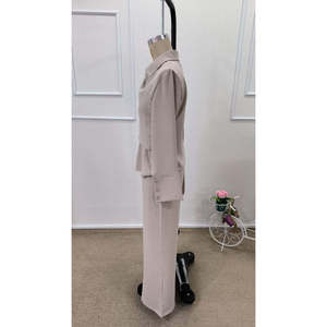 Conjunto de Dos Piezas para Mujer de Jane: Blusa Elegante de Manga Larga con Detalle de Chal y Pantalones de Corte Clásico, Atuendo Femenino Elegante para Adultas - Product Image 5