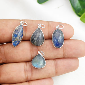 Labradorite naturelle et Quartz Rutile Doublet Trilion Gemstone Pendentif-Breloques Cabochon faites à la main en argent 925 - Product Image 4