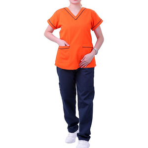 Cómodo juego de ropa médica con tela suave y ajuste ajustable para profesionales de la salud en todos los entornos de trabajo - Product Image 4