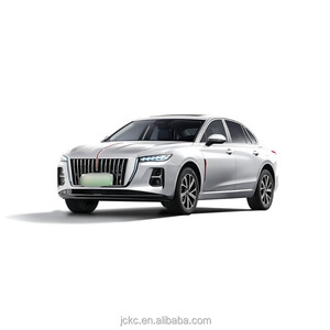 Berline hybride rechargeable (PHEV) d'occasion 2025, boîte automatique, traction avant, régulateur de vitesse adaptatif et assistance au conducteur, intérieur propre, fournie du Japon - Product Image 2