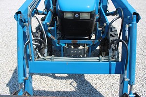 Tractor de Ruedas New Holland 1725 80HP/120HP/140HP |   Tractor Agrícola de Alto Rendimiento para Trabajos Agrícolas - Product Image 2