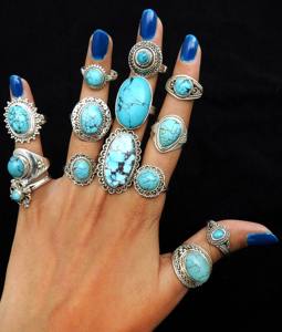 2024 Usine bijoux personnalisés 925 Sterling Silver Natural Turquoise Gemstone Forme ovale Artisan Look Ring Prix de gros fournisseur - Product Image 3