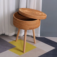 Fabrication et vente en gros de tables d'appoint traditionnelles en rotin naturel avec pieds en bois, petits tabourets de rangement pour salon, fabriqués au Vietnam