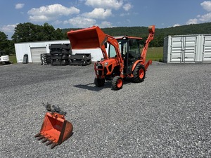 Tracteur compact Kubota LX3310HSDC 2020, cabine premium, confort, performances polyvalentes avec composants essentiels : pompe, moteur - Product Image 2