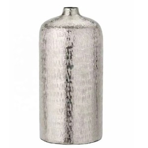 Vase de sol Extra Large texturé en métal doré de haute qualité Vase à fleurs décoratif moderne idéal pour la décoration de bureau à domicile ou de salon - Product Image 5