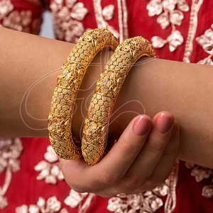Bracelets de mariage pour femmes, plaqués or, de haute qualité, sur mesure, avec logo personnalisé, prix bas, fabrication professionnelle, vente en gros - Product Image 4