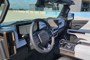 GMC Hummer EV 3X Pickup Usada 2024 - Product Image 3