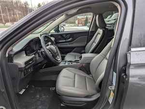 Artículo de Alta Demanda: Lincoln Corsair Premiere AWD Sport Utility 2026 - Product Image 5