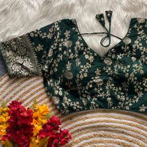 Nouveau Designer Couleur Incroyable Magnifique Looking Élégant Dernière Collection Soie Dola Avec Chemisier Brodé - Product Image 5