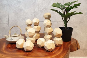 Jouet sensoriel d'empilage Montessori du Vietnam, Tumi Ishi, art populaire, bois poli, mélange de couleurs, artisanat en PET, jouets éducatifs d'équilibre - Product Image 3