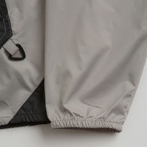 เสื้อแจ็คเก็ตกันลมน้ำหนักเบาสำหรับผู้ชาย ดีไซน์คอตั้ง ซิปครึ่งตัว พร้อมโลโก้ด้านหน้า สไตล์สปอร์ตสตรีทแวร์ - Product Image 5