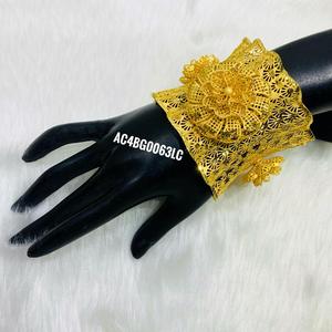 เครื่องประดับกำไลข้อมือสำหรับผู้หญิงทรงดอกไม้ชุบทอง24K หนึ่งกรัมใหม่ - Product Image 1