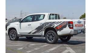 L200 2024 Usado, Tracción en las Cuatro Ruedas, Volante a la Izquierda, Asientos de Cuero, Automático, 6 Cilindros, Sedán, Neumáticos R18, Cámara de 360°, Luces LED, 4.5L Euro IV, Panorámico - Product Image 3