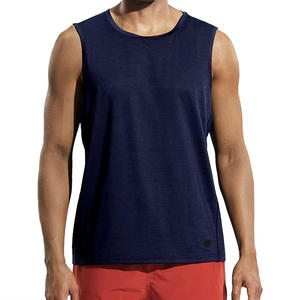 Chaleco de entrenamiento de calidad premium para hombre, camisetas sin mangas, camisetas informales de cuello cuadrado de nuevo diseñador con decoración de insignia, ropa de calle - Product Image 4