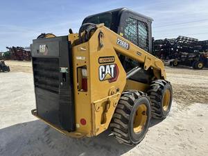 Chargeuse compacte sur pneus CAT 236D3 d'occasion, 4 tonnes, deux vitesses, matériel de construction - Product Image 3