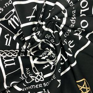 Tissu d'autel en tissu de tarot, motif Triquetra, roue païenne, tentacule, déesse Triquetra, cycle de vie doré, cadeau pour sorcière - Product Image 3