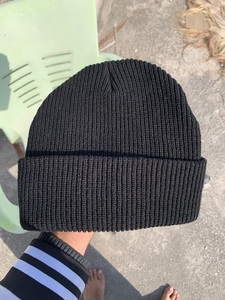 100% Bonnets tricotés de haute qualité personnalisables pour hommes personnalisables pour les scènes de plage ou d'affaires - Product Image 4