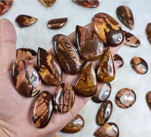 Exquisito colgante de piedras preciosas de jaspe natural hecho a mano, joyería única y colorida para cada ocasión - Product Image 5