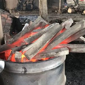 CHARBON DE BOIS BLANC PAR BIWOOD COMPANY VIETNAM, TAILLE DE VARIÉTÉ, BEAU CHARBON DE BOIS POUR BBQ, PRÊT À EXPORTER - Product Image 1