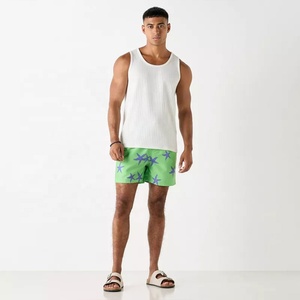 Shorts personnalisés pour hommes à imprimé graphique motif étoiles sur toute la surface, décontractés, pour l'été, taille élastique, légers, marque privée - Product Image 4