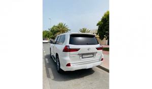 LX 570 2023 Usado, Sedán con Tracción en las Cuatro Ruedas, Neumáticos R18, Asientos de Cuero, Control de Crucero Adaptativo, Volante a la Izquierda, Blanco, Automático, Motor 4.5L, Panorámico - Product Image 2
