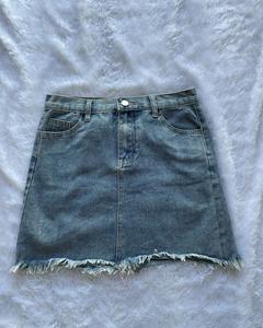 Vente en gros sur mesure 100% jeans en denim de qualité supérieure jupe courte bouton décoration style décontracté OEM & ODM disponible pour l'automne - Product Image 3