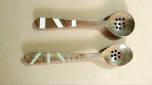 Ensemble de 2 spatules en bois avec manche en résine et ustensiles faits à la main durables - Product Image 2