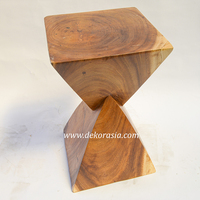 Tabouret en bois de suar fait à la main, tabouret décoratif en bois de suar, bois naturel massif pour la décoration de la maison
